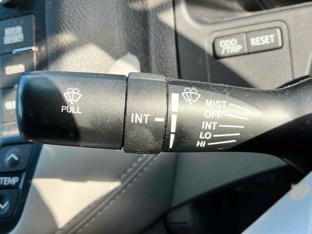 クラウン ロイヤルサルーン　オートクルーズコントロール　バックカメラ　ナビ　ＴＶ　アルミホイール　オートライト　ＨＩＤ　ＡＴ　スマートキー　電動格納ミラー　盗難防止システム　パワーシート　ＣＤ　ＤＶＤ再生　ＵＳＢ（49枚目）