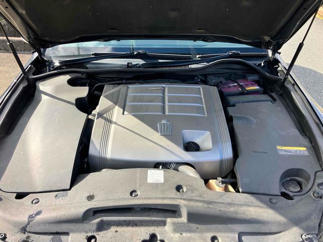 クラウン ロイヤルサルーン　オートクルーズコントロール　バックカメラ　ナビ　ＴＶ　アルミホイール　オートライト　ＨＩＤ　ＡＴ　スマートキー　電動格納ミラー　盗難防止システム　パワーシート　ＣＤ　ＤＶＤ再生　ＵＳＢ（57枚目）