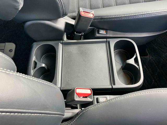 デリカＤ：５ シャモニー　４ＷＤ　ＥＴＣ　全周囲カメラ　ナビ　ＴＶ　クリアランスソナー　オートクルーズコントロール　レーンアシスト　衝突被害軽減システム　両側電動スライドドア　オートライト　ＬＥＤヘッドランプ　電動リアゲート（60枚目）