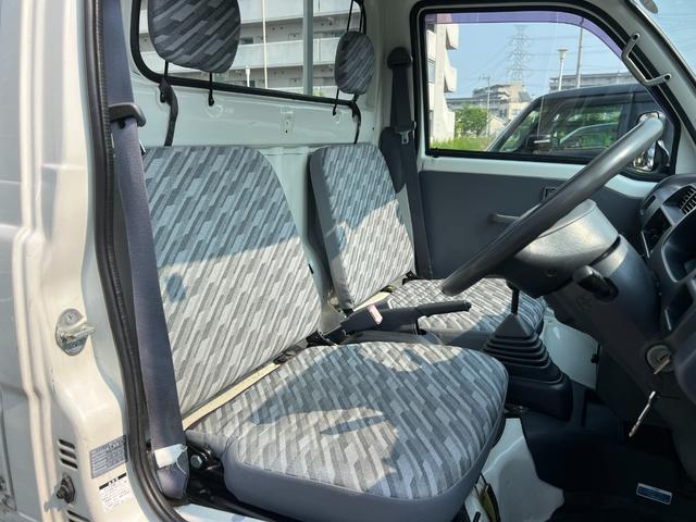ハイゼットトラック エアコン・パワステ　スペシャル　パートタイム４ＷＤ・パワステ・エアコン・荷台三方開・純正ラバーマット・純正ドアバイザー・５速ミッション・走行２万ｋｍ台・車検令和８年１１月迄・オーディオセット（10枚目）