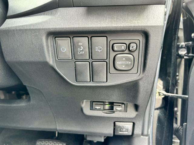 プリウス Gツーリングセレクション ユーザー買取・アルパイン9型SDナビ・フルセグTV・バックモニター・ETC・アルパインリアモニター・前後ドライブレコーダー・ハーフレザーシート・パワーシート・LEDヘッドライト・フォグライト(14枚目)