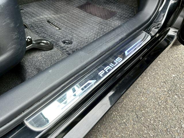 プリウス Gツーリングセレクション ユーザー買取・アルパイン9型SDナビ・フルセグTV・バックモニター・ETC・アルパインリアモニター・前後ドライブレコーダー・ハーフレザーシート・パワーシート・LEDヘッドライト・フォグライト(15枚目)