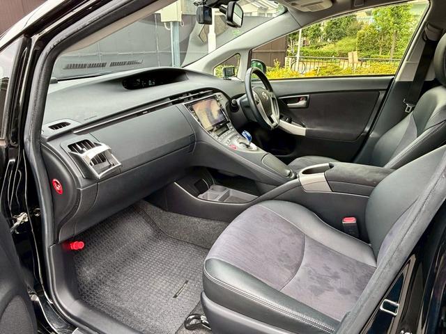 プリウス Gツーリングセレクション ユーザー買取・アルパイン9型SDナビ・フルセグTV・バックモニター・ETC・アルパインリアモニター・前後ドライブレコーダー・ハーフレザーシート・パワーシート・LEDヘッドライト・フォグライト(20枚目)