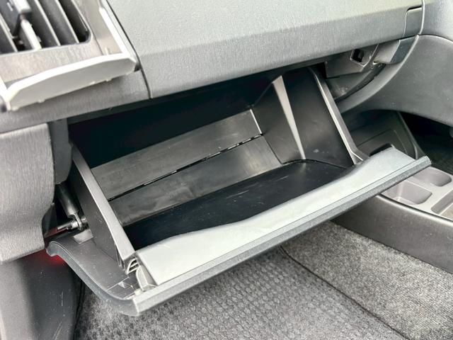 プリウス Gツーリングセレクション ユーザー買取・アルパイン9型SDナビ・フルセグTV・バックモニター・ETC・アルパインリアモニター・前後ドライブレコーダー・ハーフレザーシート・パワーシート・LEDヘッドライト・フォグライト(23枚目)