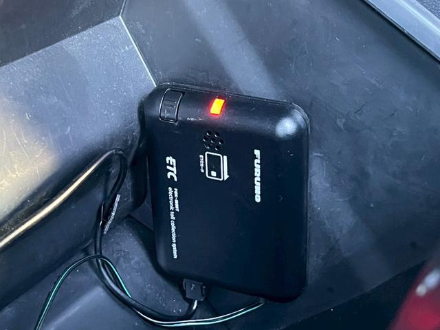 ハイゼットカーゴ クルーズターボＳＡＩＩＩ　ユーザー買取・パナソニックＳＤナビ・フルセグＴＶ・バックモニター・ＥＴＣ・スマートアシスト３・Ｒコーナーセンサー・ターボ車・パートタイム４ＷＤ・ハイルーフ・オーバーヘッドシェルフ・オートハイビーム（8枚目）