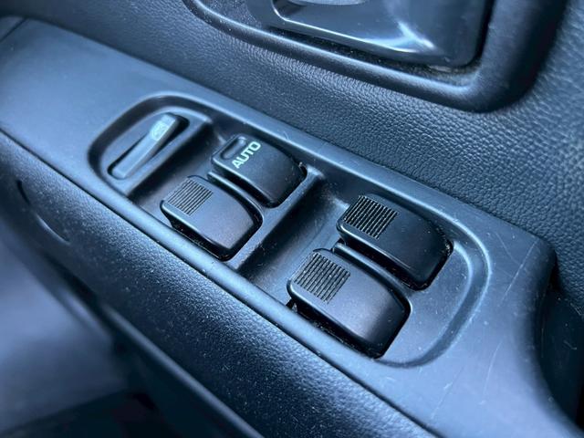 ハイゼットカーゴ クルーズターボＳＡＩＩＩ　ユーザー買取・パナソニックＳＤナビ・フルセグＴＶ・バックモニター・ＥＴＣ・スマートアシスト３・Ｒコーナーセンサー・ターボ車・パートタイム４ＷＤ・ハイルーフ・オーバーヘッドシェルフ・オートハイビーム（9枚目）