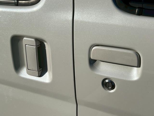 ハイゼットカーゴ クルーズターボＳＡＩＩＩ　ユーザー買取・パナソニックＳＤナビ・フルセグＴＶ・バックモニター・ＥＴＣ・スマートアシスト３・Ｒコーナーセンサー・ターボ車・パートタイム４ＷＤ・ハイルーフ・オーバーヘッドシェルフ・オートハイビーム（17枚目）