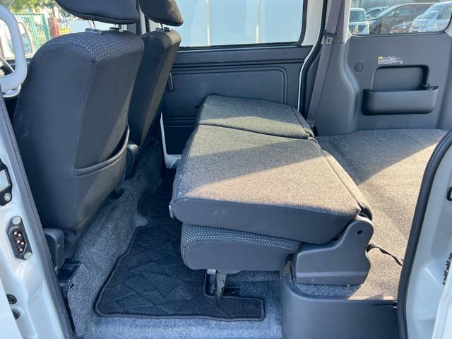 ハイゼットカーゴ クルーズターボＳＡＩＩＩ　ユーザー買取・パナソニックＳＤナビ・フルセグＴＶ・バックモニター・ＥＴＣ・スマートアシスト３・Ｒコーナーセンサー・ターボ車・パートタイム４ＷＤ・ハイルーフ・オーバーヘッドシェルフ・オートハイビーム（25枚目）