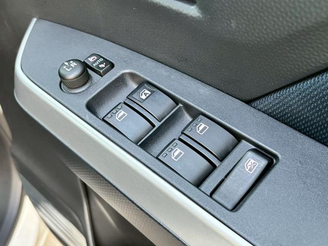 ルーミー カスタムG ワンオーナー・純正9型ディスプレイオーディオ・フルセグTV・パノラミックビューモニター・ビルトインETC・スマートアシスト・ウェルカム両側パワースライドドア・LEDヘッドライト・LEDフォグライト(8枚目)