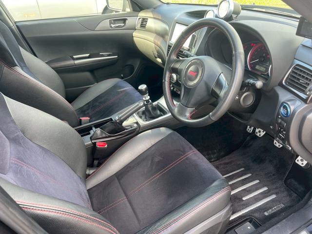 インプレッサ WRX STi ユーザー買取・パナソニックSDナビ・フルセグTV・ETC・6速ミッション・ツインスクロールターボ・4WD・アルカンターラバケットハーフレザーシート・パワーシート・ブリッツ車高調・純正エアロ・18AW(22枚目)