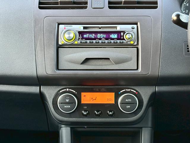 スイフト スポーツ　ユーザー買取・ＲＥＣＡＲＯ製シート・ＥＮＫＥＩＲａｃｉｎｇ１７インチＡＷ・社外ＭＯＭＯステアリング・純正ＨＩＤヘッドライト・フォグライト・オートエアコン・キーレススタートシステム・純正エアロパーツ（8枚目）