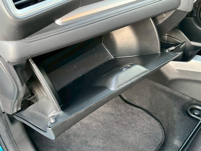 フィットハイブリッド Ｆパッケージ　ユーザー買取・純正ＳＤナビ・フルセグＴＶ・バックモニター・ＥＴＣ・オートライト・ＬＥＤヘッドライト・ナビ装着用スペシャルパッケージ・Ｆパッケージ・スマートキーシステム・電格ウィンカードアミラー（15枚目）