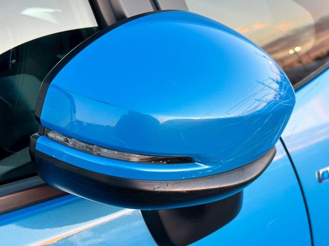 フィットハイブリッド Ｆパッケージ　ユーザー買取・純正ＳＤナビ・フルセグＴＶ・バックモニター・ＥＴＣ・オートライト・ＬＥＤヘッドライト・ナビ装着用スペシャルパッケージ・Ｆパッケージ・スマートキーシステム・電格ウィンカードアミラー（19枚目）