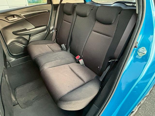 フィットハイブリッド Ｆパッケージ　ユーザー買取・純正ＳＤナビ・フルセグＴＶ・バックモニター・ＥＴＣ・オートライト・ＬＥＤヘッドライト・ナビ装着用スペシャルパッケージ・Ｆパッケージ・スマートキーシステム・電格ウィンカードアミラー（26枚目）