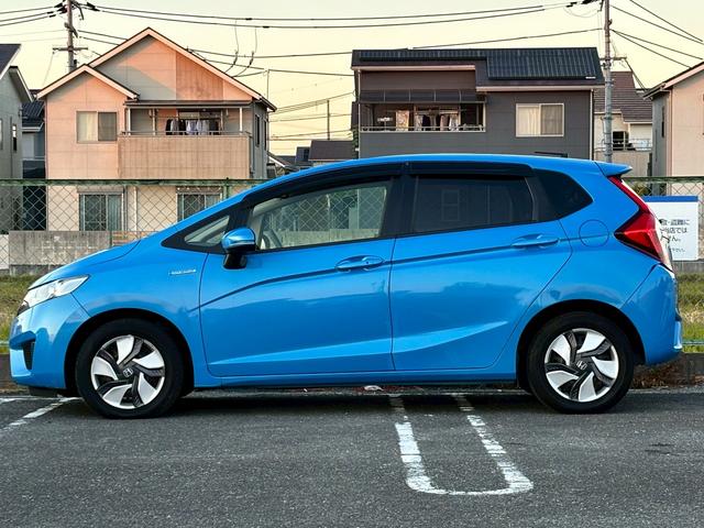 フィットハイブリッド Ｆパッケージ　ユーザー買取・純正ＳＤナビ・フルセグＴＶ・バックモニター・ＥＴＣ・オートライト・ＬＥＤヘッドライト・ナビ装着用スペシャルパッケージ・Ｆパッケージ・スマートキーシステム・電格ウィンカードアミラー（33枚目）