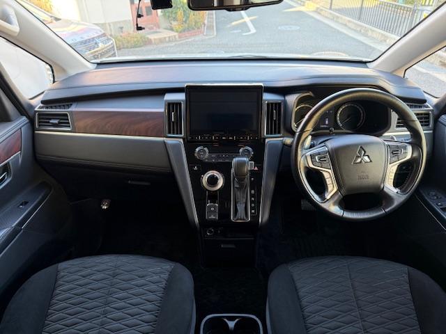 デリカＤ：５ Ｐ　ユーザー買取・純正１０型ＳＤナビ・フルセグＴＶ・パノラミックビューモニター・ＥＴＣ・アルパインフリップダウン・Ｅアシスト・ワンタッチ開閉機能付両側パワースライド・パワーバックドア・電動サイドステップ（3枚目）