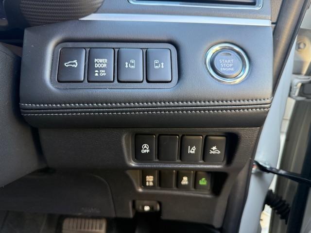 デリカＤ：５ Ｐ　ユーザー買取・純正１０型ＳＤナビ・フルセグＴＶ・パノラミックビューモニター・ＥＴＣ・アルパインフリップダウン・Ｅアシスト・ワンタッチ開閉機能付両側パワースライド・パワーバックドア・電動サイドステップ（7枚目）