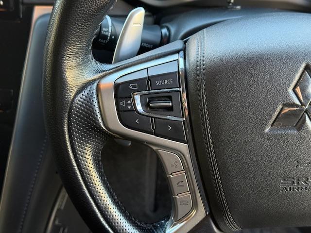 デリカＤ：５ Ｐ　ユーザー買取・純正１０型ＳＤナビ・フルセグＴＶ・パノラミックビューモニター・ＥＴＣ・アルパインフリップダウン・Ｅアシスト・ワンタッチ開閉機能付両側パワースライド・パワーバックドア・電動サイドステップ（12枚目）