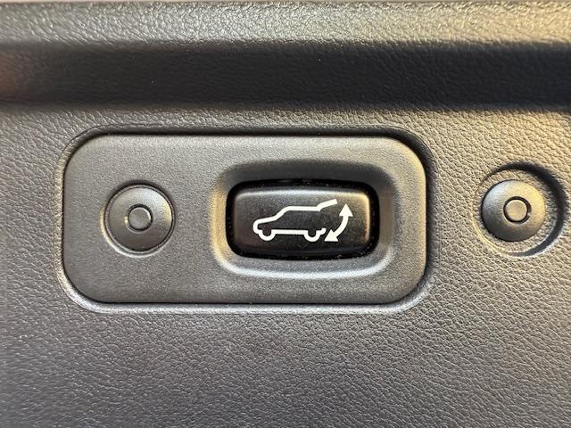 デリカＤ：５ Ｐ　ユーザー買取・純正１０型ＳＤナビ・フルセグＴＶ・パノラミックビューモニター・ＥＴＣ・アルパインフリップダウン・Ｅアシスト・ワンタッチ開閉機能付両側パワースライド・パワーバックドア・電動サイドステップ（15枚目）