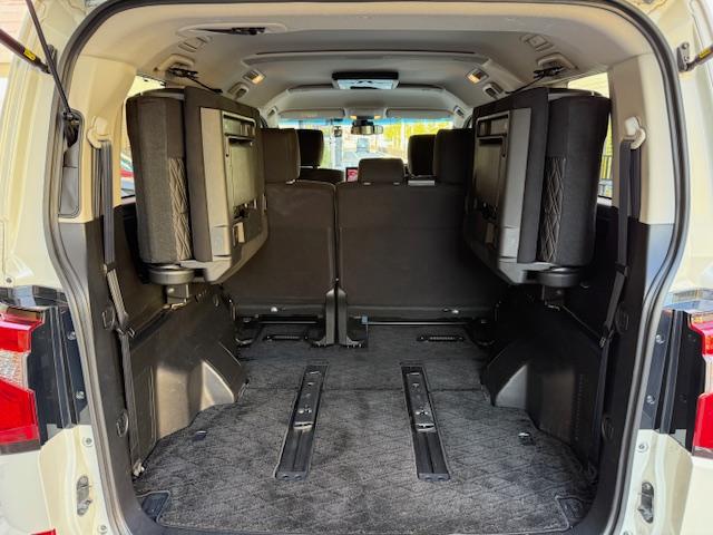 デリカＤ：５ Ｐ　ユーザー買取・純正１０型ＳＤナビ・フルセグＴＶ・パノラミックビューモニター・ＥＴＣ・アルパインフリップダウン・Ｅアシスト・ワンタッチ開閉機能付両側パワースライド・パワーバックドア・電動サイドステップ（28枚目）