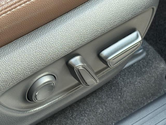 ランドクルーザー２５０ ＺＸ　ワンオーナー・１２．３型ディスプレイオーディオプラス・フルセグＴＶ・パノラミックビューモニター・ＪＢＬプレミアムサウンド・ダークチェスナット革シート・ムーンルーフ・ルーフレール・マルチテレインモニター（13枚目）