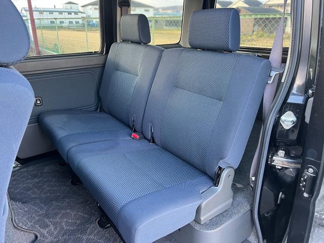 ハイゼットカーゴ クルーズターボ　ユーザー買取・カロッツェリアＣＤ・５速ミッション・ハイルーフ・ターボ車・前席ヘッドレスト別体シート・後席ヘッドレスト付分割シート・オーバーヘッドシェルフ・電格ドアミラー・全席パワーウィンドウ・ＡＢＳ（18枚目）