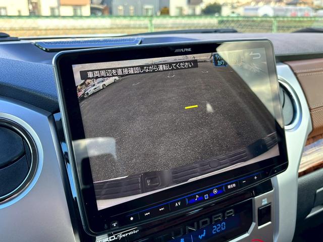 タンドラ クルーマックス　１７９４エディション　新車並行車・２０２０年モデル・アルパイン１１型ナビ・フルセグＴＶ・バックモニター・ＥＴＣ・茶革シート・サンルーフ・社外２０インチＡＷ・オーバーフェンダー・社外Ｆバンパーガード・オートステップ（6枚目）