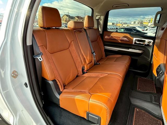 タンドラ クルーマックス　１７９４エディション　新車並行車・２０２０年モデル・アルパイン１１型ナビ・フルセグＴＶ・バックモニター・ＥＴＣ・茶革シート・サンルーフ・社外２０インチＡＷ・オーバーフェンダー・社外Ｆバンパーガード・オートステップ（29枚目）