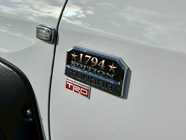 タンドラ クルーマックス　１７９４エディション　新車並行車・２０２０年モデル・アルパイン１１型ナビ・フルセグＴＶ・バックモニター・ＥＴＣ・茶革シート・サンルーフ・社外２０インチＡＷ・オーバーフェンダー・社外Ｆバンパーガード・オートステップ（39枚目）