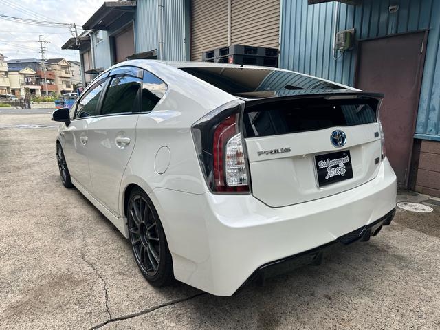 プリウス Ｓツーリングセレクション・Ｇ’ｓ　プリウス　ＳツーリングＧ．ｓ　９インチアルパインナビ　フルセグ　バックカメラ　ＳＳＲアルミホイール　ＨＩＤライト　ＴＥＩＮ車高調（7枚目）