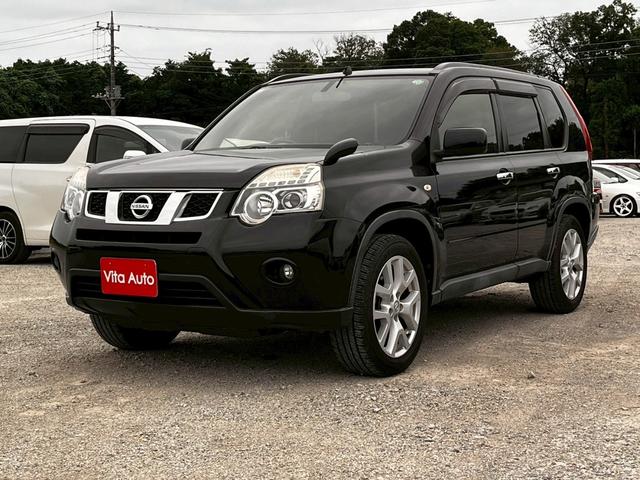 エクストレイル ２０Ｘｔｔ　４ＷＤ　メモリーナビ　リアカメラ　フルセグ　スマートキー　ＨＩＤヘッドライト　シートヒーター　クルコン　Ｂｌｕｅｔｏｏｔｈ　ＵＳＢ　純正１８インチアルミ　ＥＴＣ（5枚目）