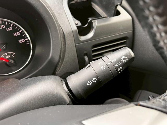 エクストレイル ２０Ｘｔｔ　４ＷＤ　メモリーナビ　リアカメラ　フルセグ　スマートキー　ＨＩＤヘッドライト　シートヒーター　クルコン　Ｂｌｕｅｔｏｏｔｈ　ＵＳＢ　純正１８インチアルミ　ＥＴＣ（30枚目）