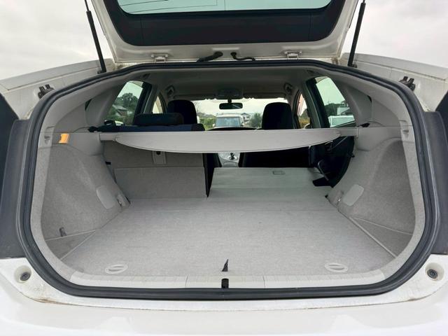 プリウス Sツーリングセレクション SDナビ リアカメラ フルセグ スマートキー LEDヘッドライト フォグランプ Bluetooth 純正17インチアルミ ETC(40枚目)