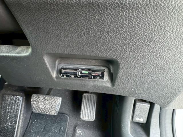 ジェイド ハイブリッドＸ　メモリーナビ　リアカメラ　フルセグ　スマートキー　ＬＥＤヘッドライト　衝突軽減ブレーキ　ドラレコ　クルコン　純正１７インチアルミ　ＥＴＣ（29枚目）