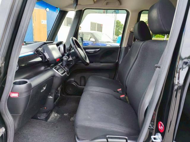 Ｎ－ＢＯＸカスタム Ｇ　ＳＳブラックスタイルパッケージ　ＳＤナビ　リアカメラ　フルセグ　スマートキー　ＨＩＤヘッドライト　衝突軽減ブレーキ　両側パワスラ　前後ドラレコ　シートヒーター　Ｂｌｕｅｔｏｏｔｈ　ＵＳＢ　純正アルミ　ＥＴＣ（48枚目）