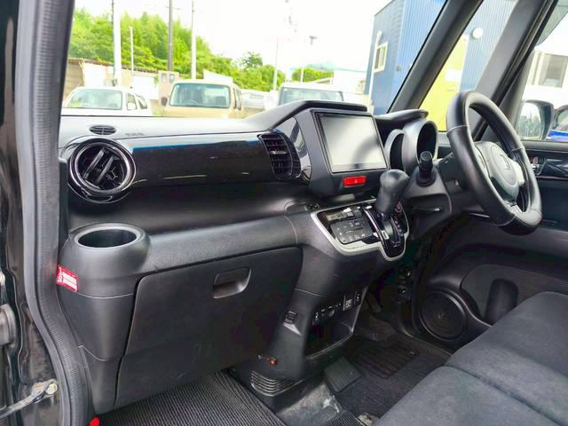 Ｎ－ＢＯＸカスタム Ｇ　ＳＳブラックスタイルパッケージ　ＳＤナビ　リアカメラ　フルセグ　スマートキー　ＨＩＤヘッドライト　衝突軽減ブレーキ　両側パワスラ　前後ドラレコ　シートヒーター　Ｂｌｕｅｔｏｏｔｈ　ＵＳＢ　純正アルミ　ＥＴＣ（50枚目）