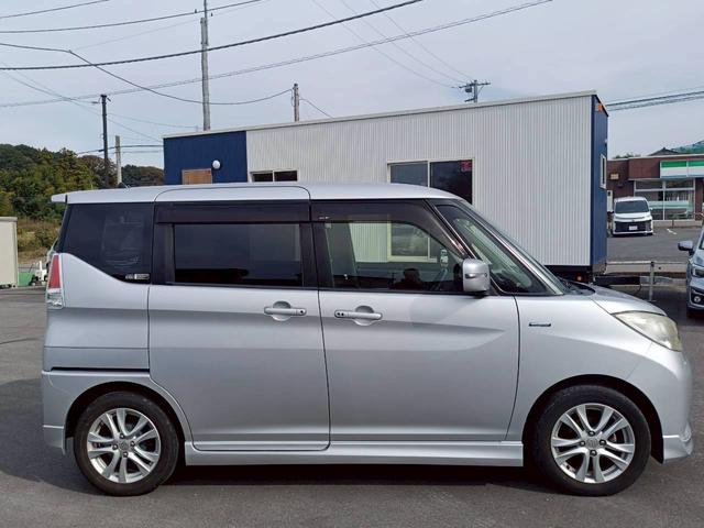 ソリオ ハイブリッドＭＺ　ＳＤナビ　フルセグＴＶ　リアカメラ　スマートキー　ＨＩＤヘッドライト　衝突軽減ブレーキ　両側パワスラ　前後ドラレコ　シートヒーター　Ｂｌｕｅｔｏｏｔｈ　ＡＣＣ　純正１５インチアルミ　ＥＴＣ（8枚目）