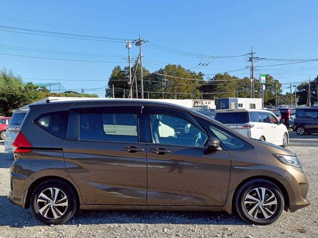 フリード＋ハイブリッド ハイブリッドＥＸ　メモリーナビ　フルセグＴＶ　リアカメラ　スマートキー　ＬＥＤヘッドライト　衝突軽減ブレーキ　両側パワスラ　前ドラレコ　シートヒーター　Ｂｌｕｅｔｏｏｔｈ　ＡＣＣ　純正１５インチアルミ　ＥＴＣ（7枚目）