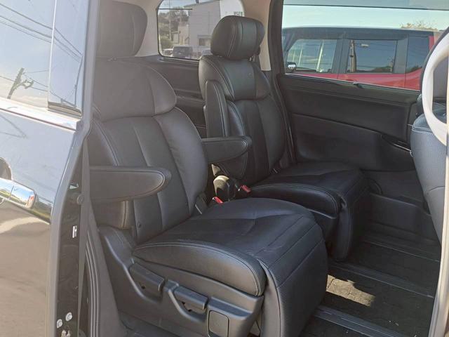 エルグランド 250ハイウェイスターブラックレザー SDナビ フルセグTV リアカメラ スマートキー HIDヘッドライト 片側パワスラ 前ドラレコ 革シート Bluetooth 純正18インチアルミ ETC(33枚目)