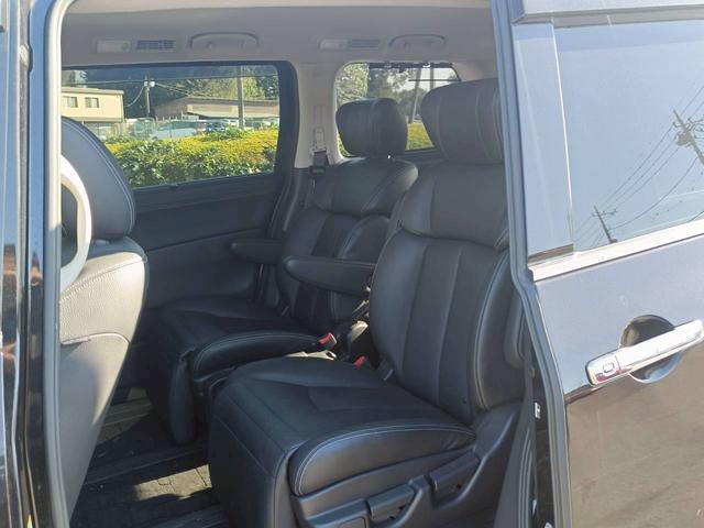 エルグランド 250ハイウェイスターブラックレザー SDナビ フルセグTV リアカメラ スマートキー HIDヘッドライト 片側パワスラ 前ドラレコ 革シート Bluetooth 純正18インチアルミ ETC(34枚目)