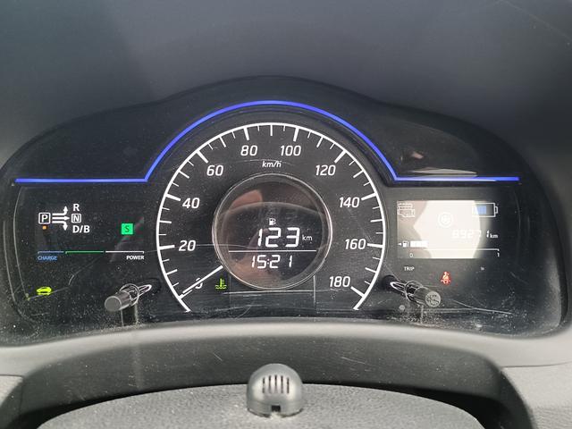 ノート e-パワー メダリスト SDナビ フルセグTV 全方位カメラ スマートキー LEDヘッドライト 衝突軽減ブレーキ 前ドラレコ Bluetooth 純正15インチアルミ ETC(22枚目)