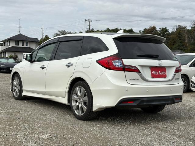 ジェイド ハイブリッドＸ　メモリーナビ　フルセグＴＶ　リアカメラ　スマートキー　ＬＥＤヘッドライト　衝突軽減ブレーキ　革シート　Ｂｌｕｅｔｏｏｔｈ　クルコン　純正１７インチアルミ　ＥＴＣ（9枚目）