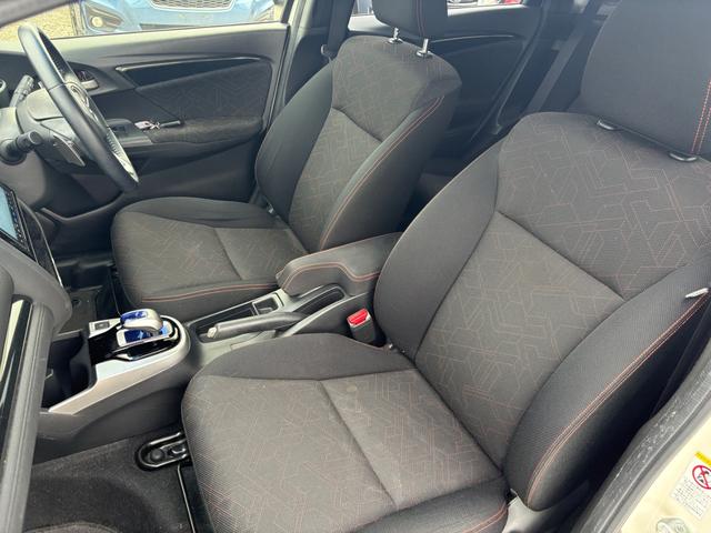 フィットハイブリッド Sパッケージ メモリーナビ フルセグTV リアカメラ スマートキー LEDヘッドライト 衝突軽減ブレーキ Bluetooth クルコン 純正16インチアルミ ETC(43枚目)