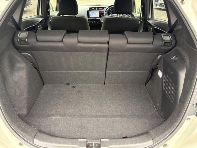 フィットハイブリッド Sパッケージ メモリーナビ フルセグTV リアカメラ スマートキー LEDヘッドライト 衝突軽減ブレーキ Bluetooth クルコン 純正16インチアルミ ETC(45枚目)