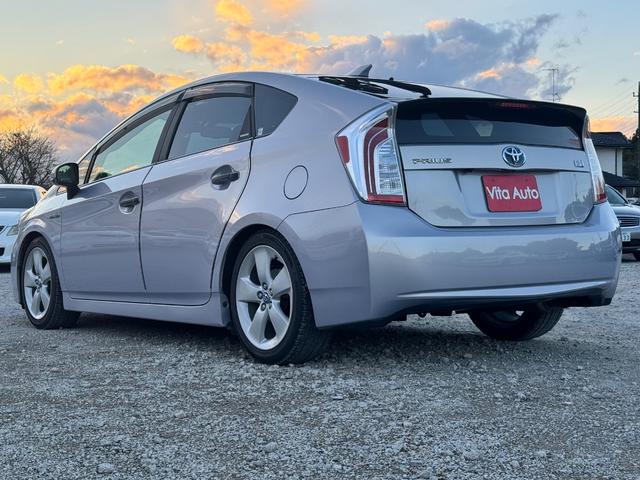 プリウス Ｇツーリングセレクション　ＳＤナビ　フルセグＴＶ　リアカメラ　フリップダウンモニター　スマートキー　ＬＥＤヘッドライト　Ｂｌｕｅｔｏｏｔｈ　ＡＣＣ　純正１７インチアルミ　ＥＴＣ（9枚目）