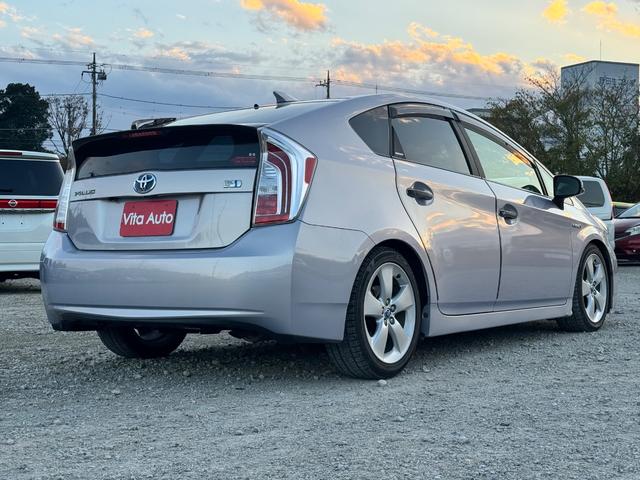 プリウス Ｇツーリングセレクション　ＳＤナビ　フルセグＴＶ　リアカメラ　フリップダウンモニター　スマートキー　ＬＥＤヘッドライト　Ｂｌｕｅｔｏｏｔｈ　ＡＣＣ　純正１７インチアルミ　ＥＴＣ（11枚目）