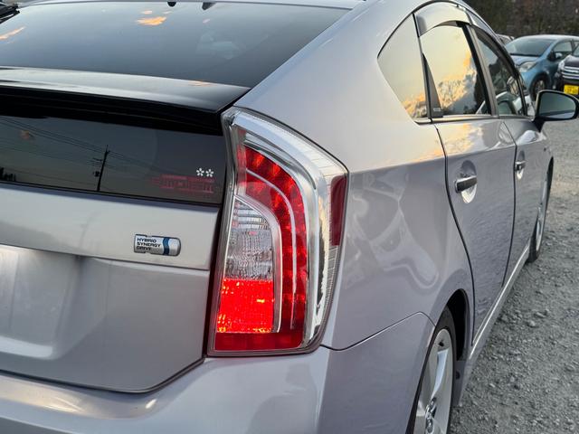 プリウス Ｇツーリングセレクション　ＳＤナビ　フルセグＴＶ　リアカメラ　フリップダウンモニター　スマートキー　ＬＥＤヘッドライト　Ｂｌｕｅｔｏｏｔｈ　ＡＣＣ　純正１７インチアルミ　ＥＴＣ（35枚目）