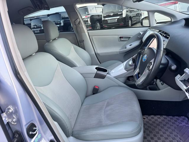 プリウス Ｇツーリングセレクション　ＳＤナビ　フルセグＴＶ　リアカメラ　フリップダウンモニター　スマートキー　ＬＥＤヘッドライト　Ｂｌｕｅｔｏｏｔｈ　ＡＣＣ　純正１７インチアルミ　ＥＴＣ（38枚目）