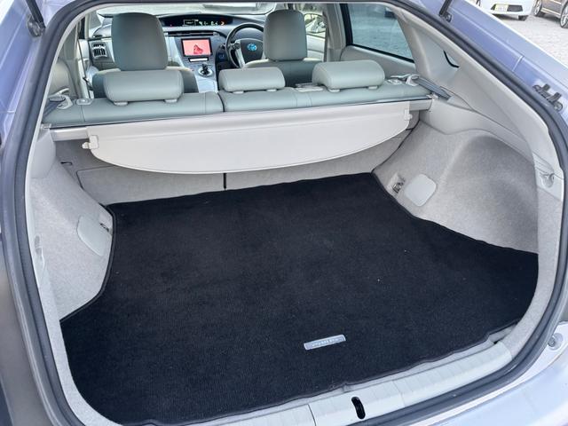 プリウス Ｇツーリングセレクション　ＳＤナビ　フルセグＴＶ　リアカメラ　フリップダウンモニター　スマートキー　ＬＥＤヘッドライト　Ｂｌｕｅｔｏｏｔｈ　ＡＣＣ　純正１７インチアルミ　ＥＴＣ（41枚目）