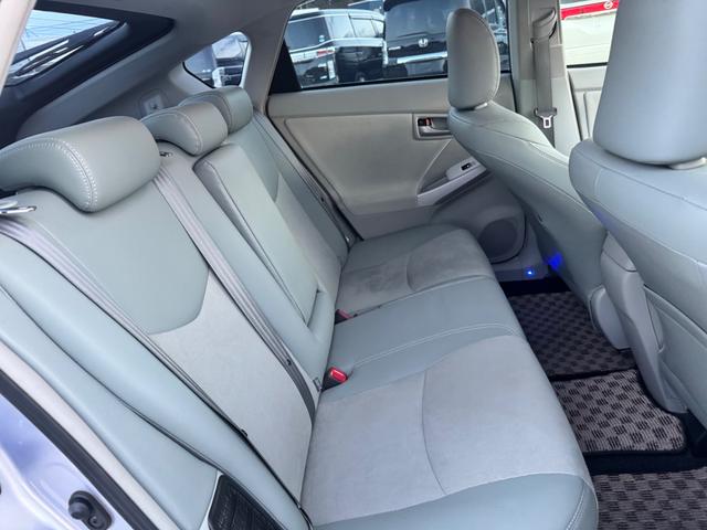 プリウス Ｇツーリングセレクション　ＳＤナビ　フルセグＴＶ　リアカメラ　フリップダウンモニター　スマートキー　ＬＥＤヘッドライト　Ｂｌｕｅｔｏｏｔｈ　ＡＣＣ　純正１７インチアルミ　ＥＴＣ（42枚目）